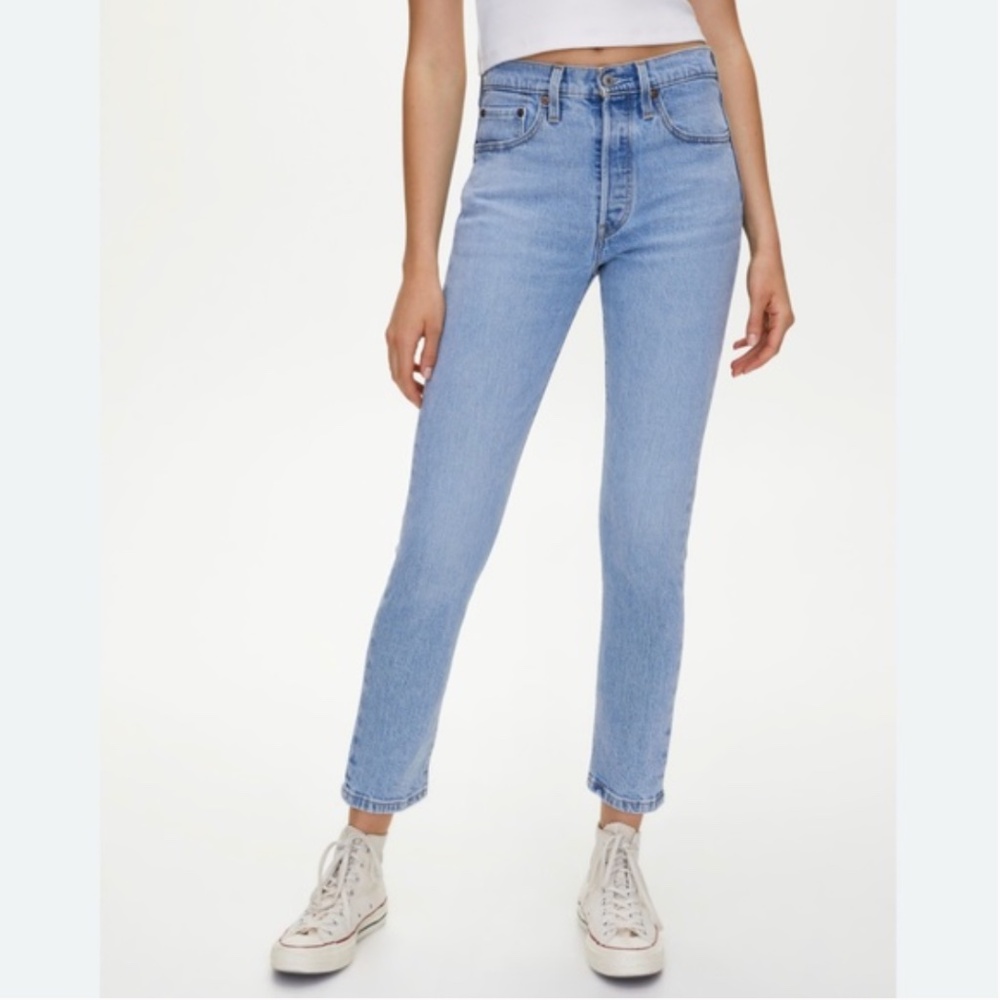 BNWT- Aritzia Premium Levi's 501 Skinny High Rise Jeans in Tango Lightwash Denim